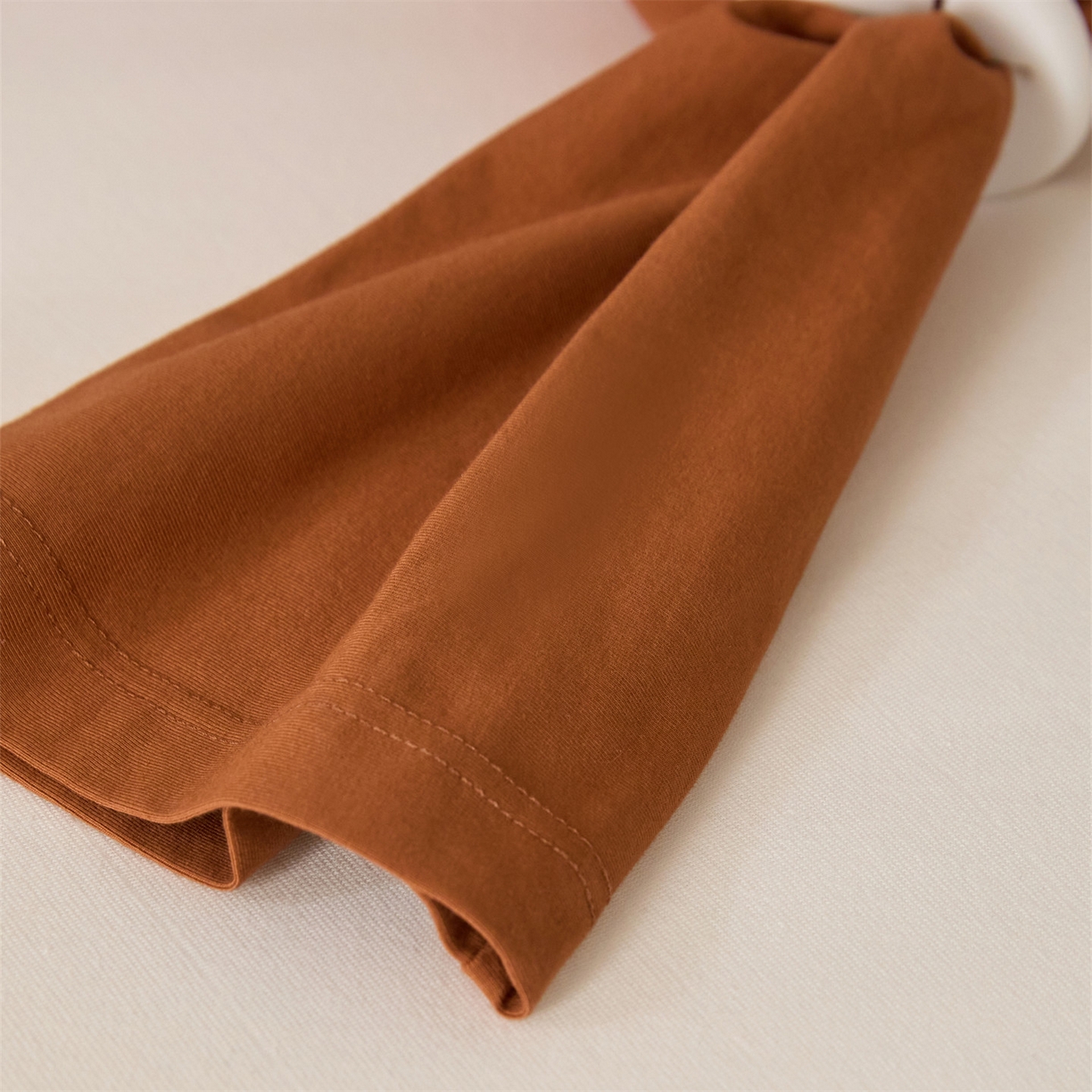 91家纺网 家纺一手货源 找家纺 头等舱 2025全棉氨纶针织A类孕妇 护腰 侧睡 靠垫 安抚枕 抱抱 夹腿多功能枕(空镜图）配包装 焦糖