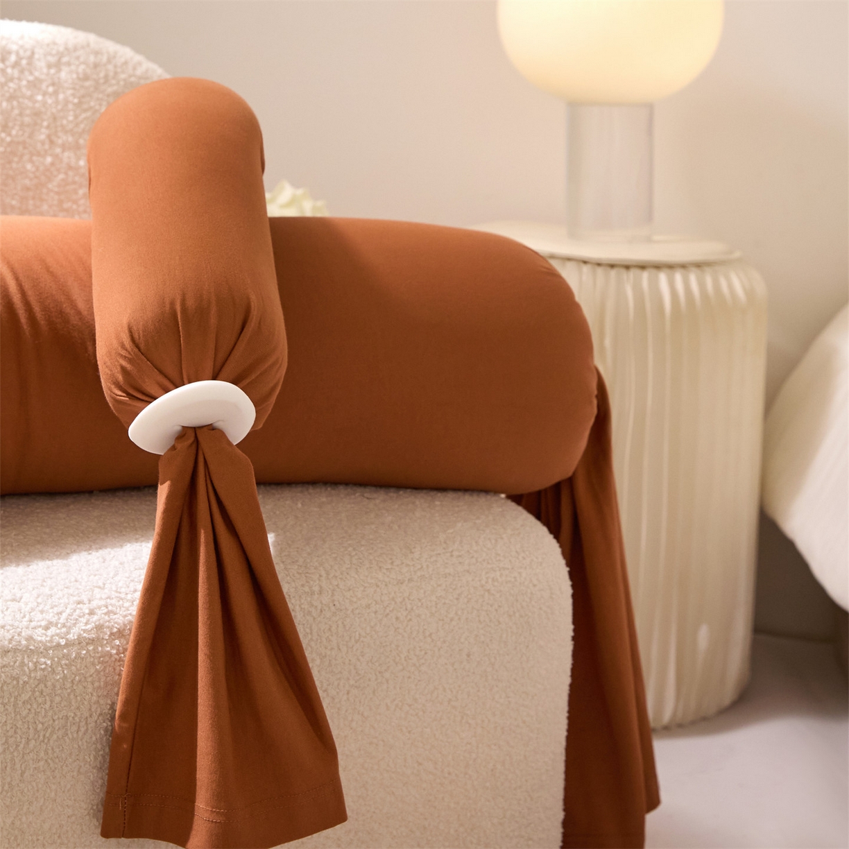 91家纺网 家纺一手货源 找家纺 头等舱 2025全棉氨纶针织A类孕妇 护腰 侧睡 靠垫 安抚枕 抱抱 夹腿多功能枕(空镜图）配包装 焦糖