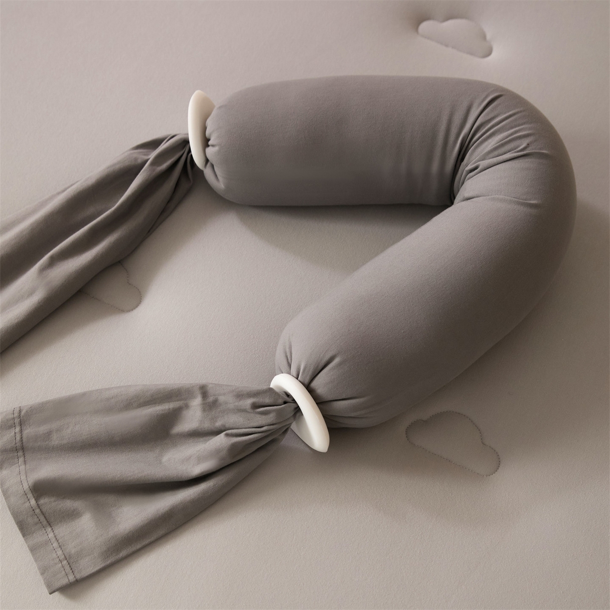 91家纺网 家纺一手货源 找家纺 头等舱 2025全棉氨纶针织A类孕妇 护腰 侧睡 靠垫 安抚枕 抱抱 夹腿多功能枕(空镜图）配包装 浅山