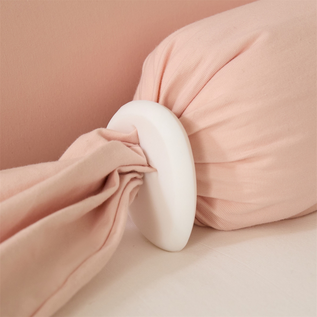 91家纺网 家纺一手货源 找家纺 头等舱 2025全棉氨纶针织A类孕妇 护腰 侧睡 靠垫 安抚枕 抱抱 夹腿多功能枕(空镜图）配包装 柔粉