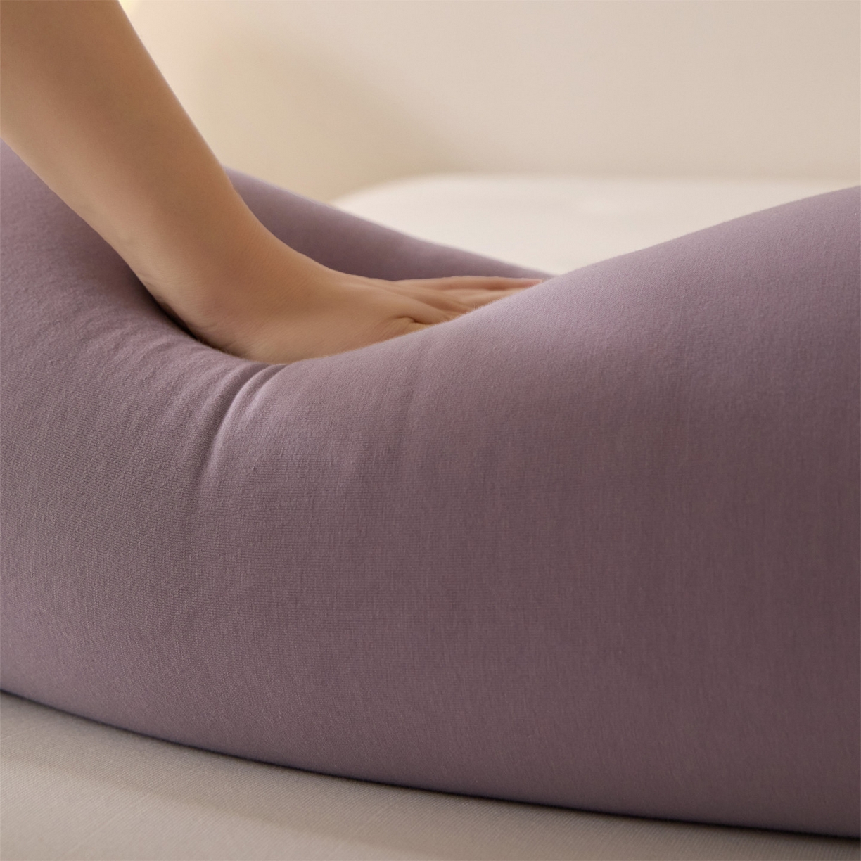 91家纺网 家纺一手货源 找家纺 头等舱 2025全棉氨纶针织A类孕妇 护腰 侧睡 靠垫 安抚枕 抱抱 夹腿多功能枕(空镜图）配包装 紫浦