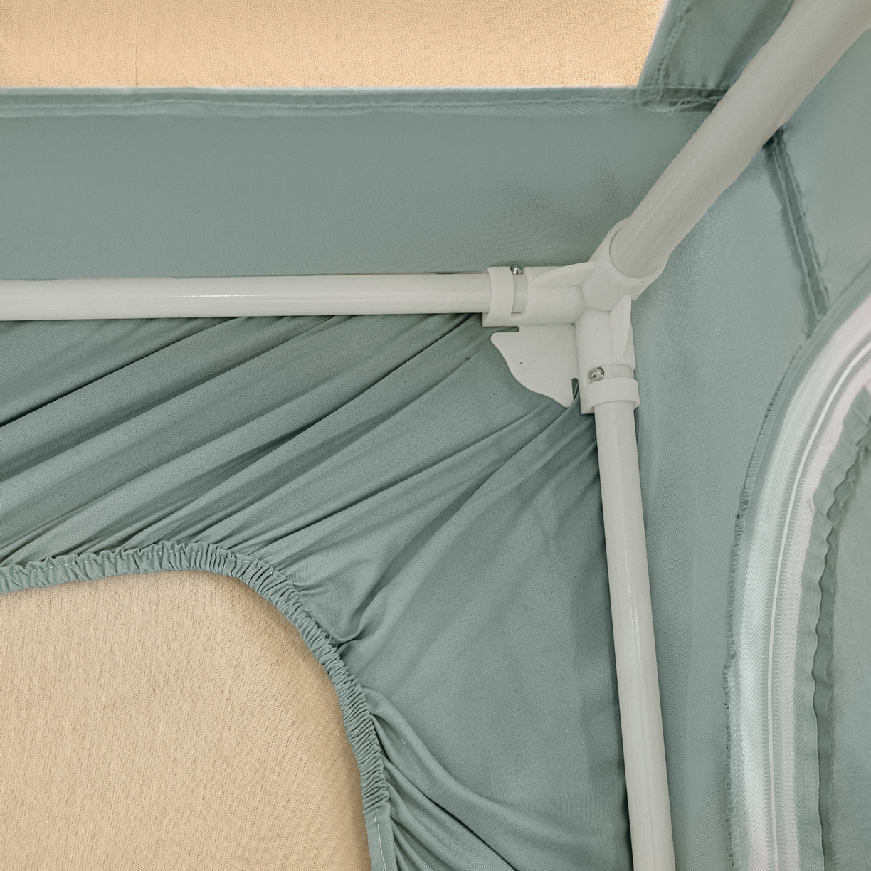 91家纺网 家纺一手货源 找家纺 夏彩 2025新款五面保暖亲肤面料坐床拉链四季款蚊帐-88632 羽飞舞