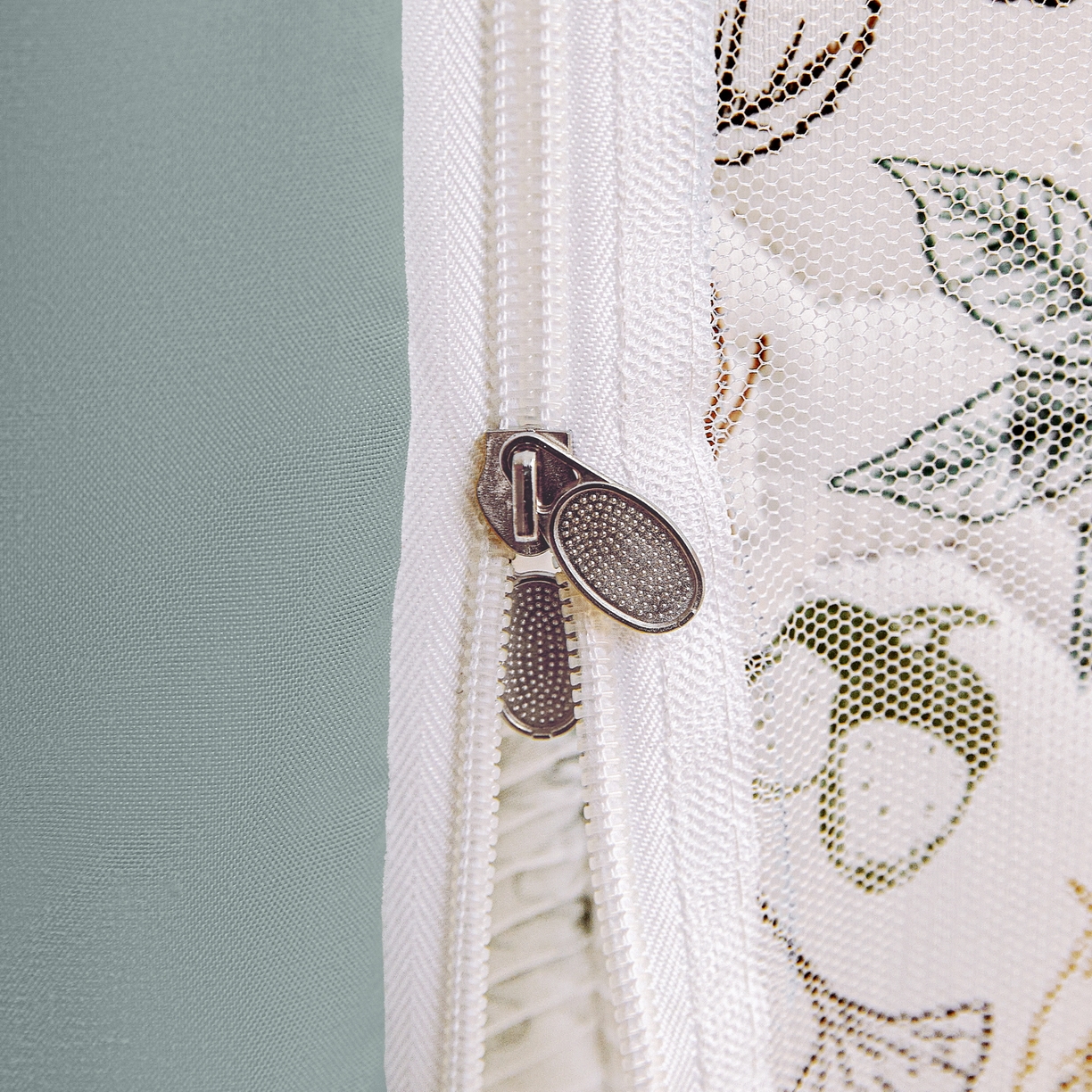 91家纺网 家纺一手货源 找家纺 夏彩 2025新款五面保暖亲肤面料坐床拉链四季款蚊帐-88632 羽飞舞