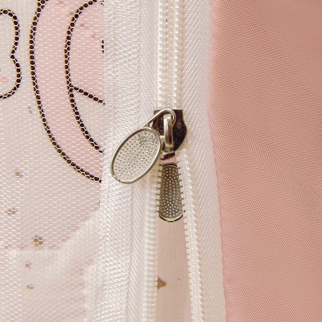 91家纺网 家纺一手货源 找家纺 （总）夏彩 2025新款五面保暖亲肤面料坐床拉链四季款蚊帐-88632