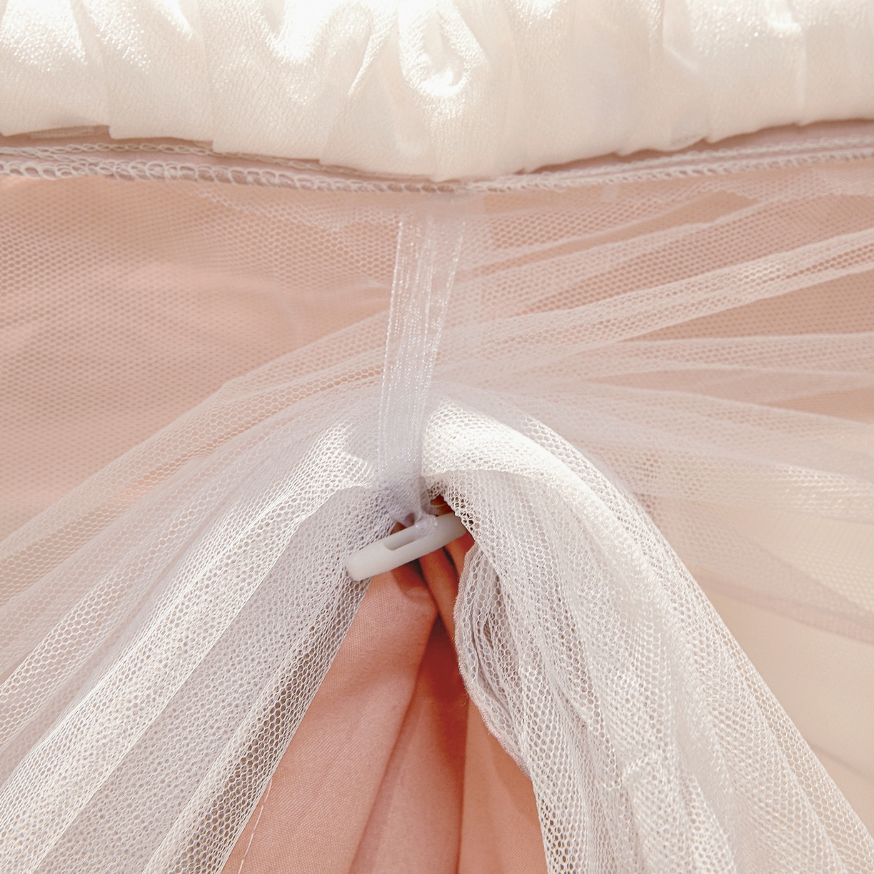 91家纺网 家纺一手货源 找家纺 夏彩 2025新款蕾丝U型防摔坐床蚊帐-88630 藕玉色