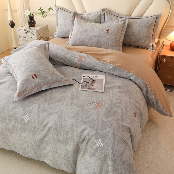 91家纺网 家纺一手货源 找家纺 木易家居 2026新款全棉磨毛印花四件套 哈伦-灰