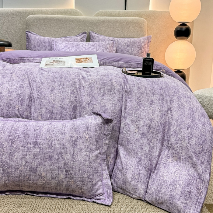 91家纺网 家纺一手货源 找家纺 木易家居 2026新款全棉磨毛印花四件套 嘉百丽紫