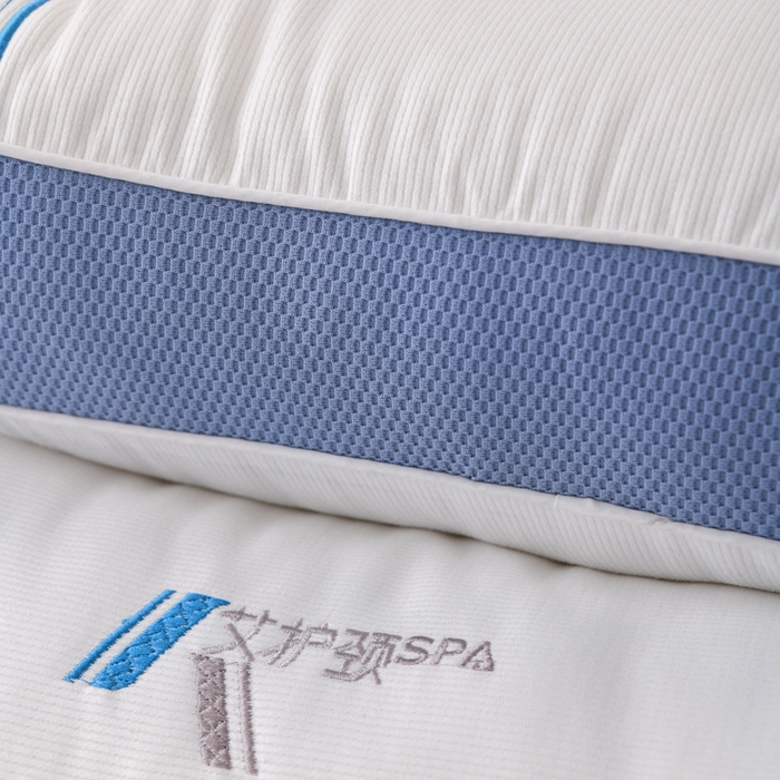 91家纺网 家纺一手货源 找家纺 织布人 2025新款枕芯云柔棉艾护颈SPA护颈枕头成人家用助睡眠专用枕芯 云柔艾护颈SPA枕-蓝色