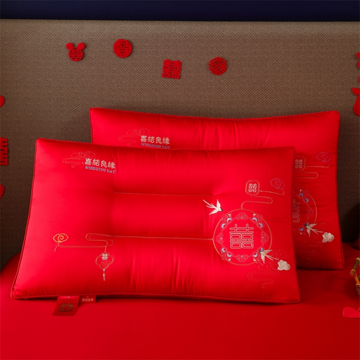 91家纺网 家纺一手货源 找家纺 （总）织布人 2025新款枕芯全棉刺绣大红喜事婚庆送礼结婚专用护颈定型枕头枕芯