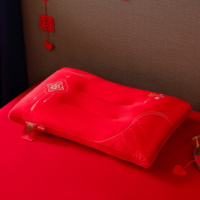 91家纺网 家纺一手货源 找家纺 织布人 2025新款枕芯全棉刺绣大红喜事婚庆送礼结婚专用护颈定型枕头枕芯 婚庆枕-皇朝囍嫁