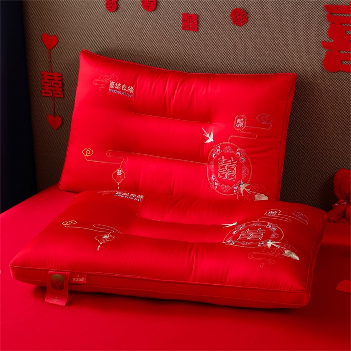 91家纺网 家纺一手货源 找家纺 织布人 2025新款枕芯全棉刺绣大红喜事婚庆送礼结婚专用护颈定型枕头枕芯 婚庆枕-花田喜事