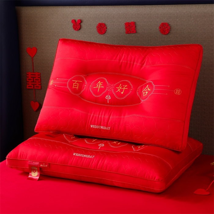 91家纺网 家纺一手货源 找家纺 织布人 2025新款枕芯全棉刺绣大红喜事婚庆送礼结婚专用护颈定型枕头枕芯 婚庆枕-天作之合