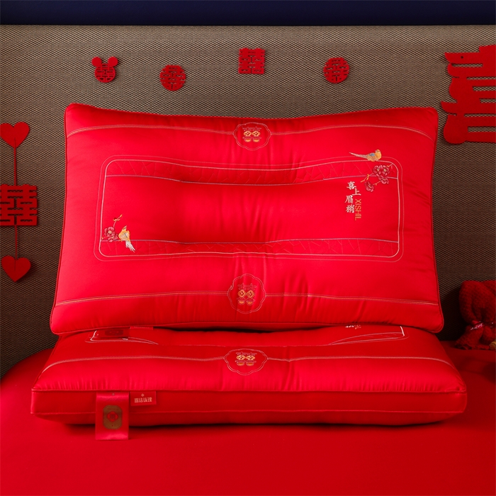 91家纺网 家纺一手货源 找家纺 织布人 2025新款枕芯全棉刺绣大红喜事婚庆送礼结婚专用护颈定型枕头枕芯 婚庆枕-喜上眉梢