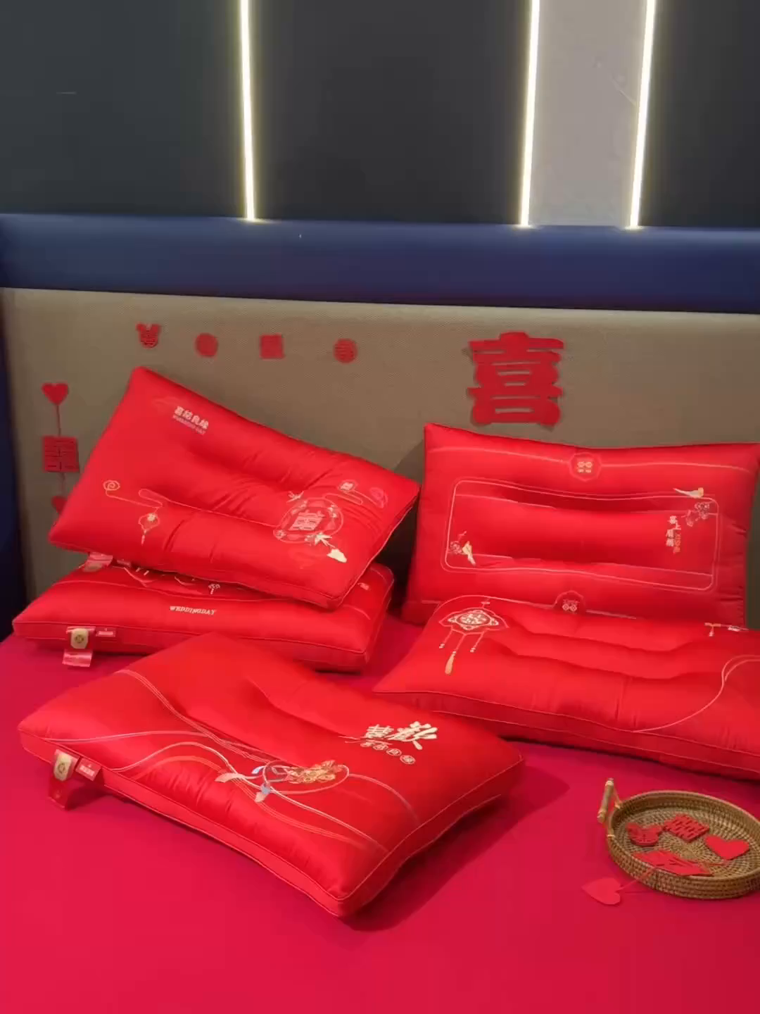 91家纺网 家纺一手货源 找家纺 （总）织布人 2025新款枕芯全棉刺绣大红喜事婚庆送礼结婚专用护颈定型枕头枕芯