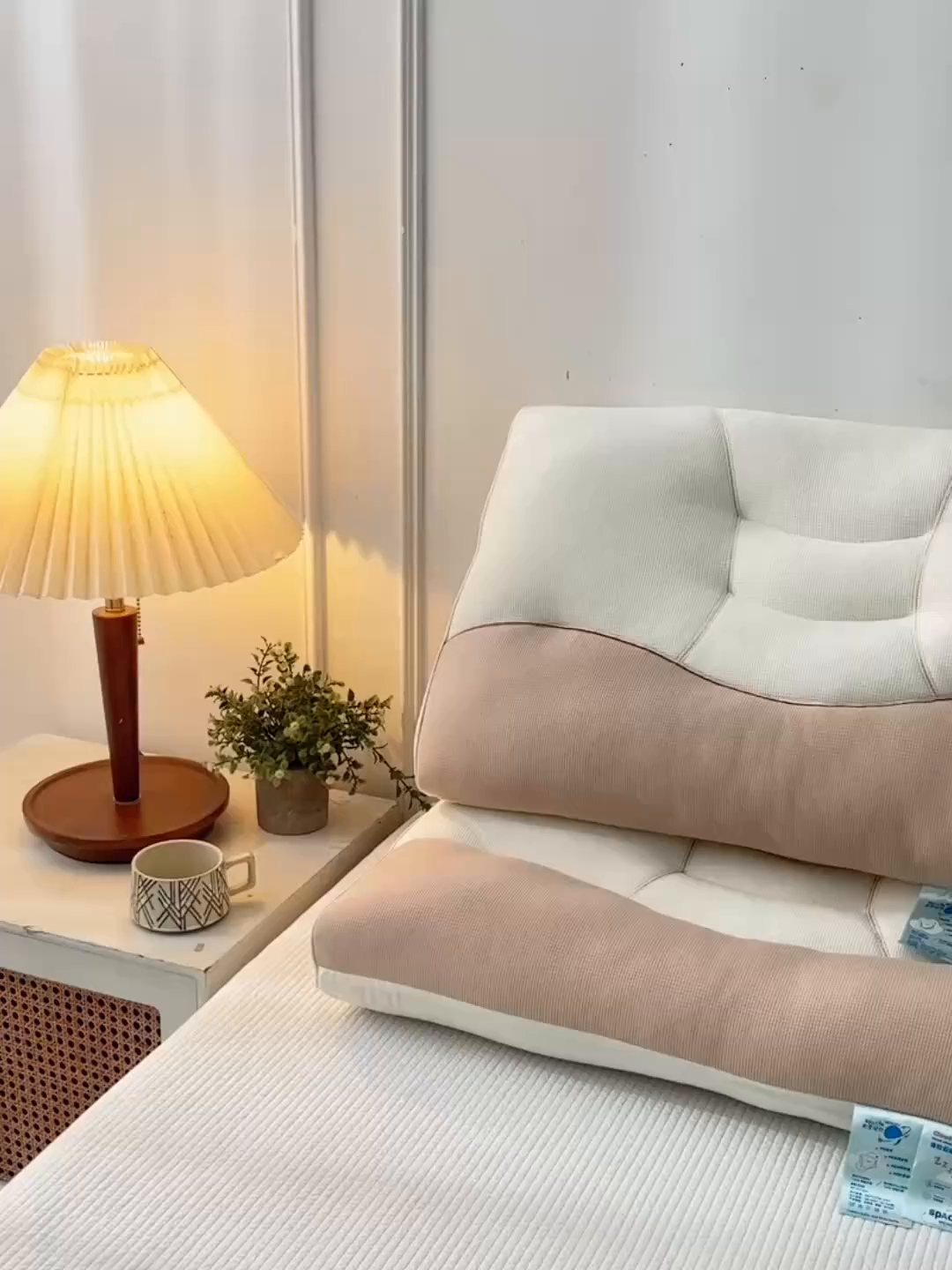 91家纺网 家纺一手货源 找家纺 （总）织布人 2025新款枕芯A类针织太空护颈枕头成人家用护颈椎助睡眠枕芯