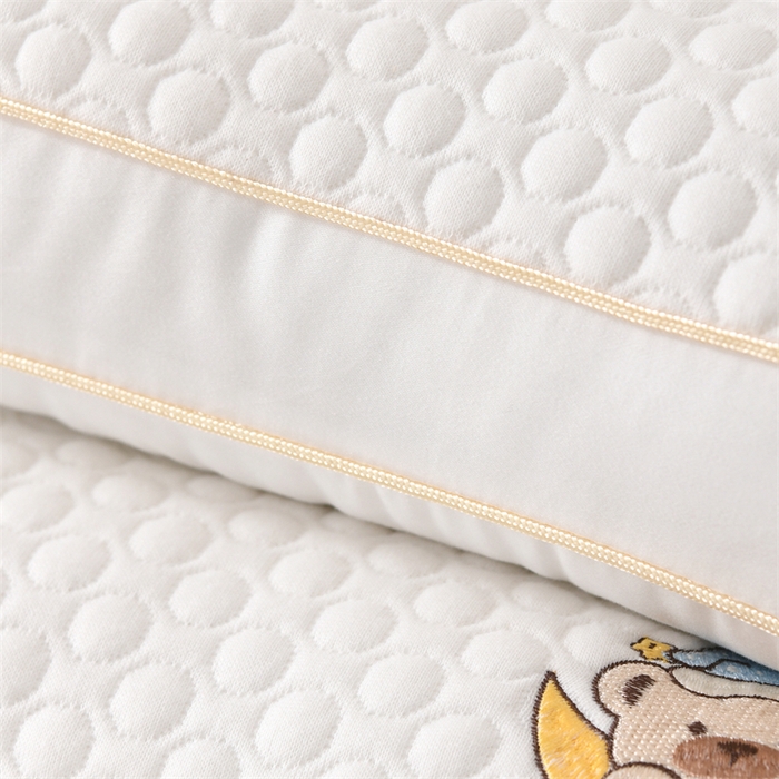 91家纺网 家纺一手货源 找家纺 织布人 2025新款枕芯A类针织按摩卡通刺绣儿童枕头学生宿舍专用护颈枕芯 A类针织按摩枕-晚安小熊