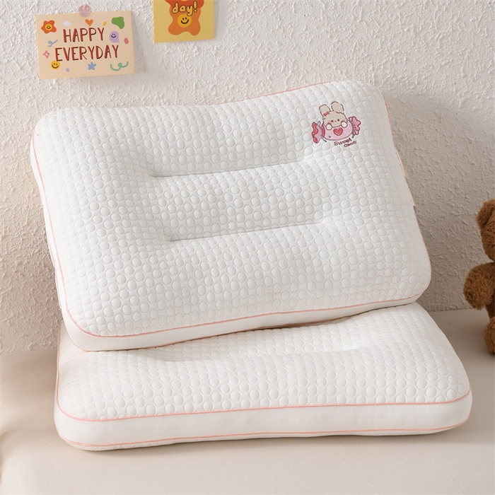 91家纺网 家纺一手货源 找家纺 织布人 2025新款枕芯A类针织按摩卡通刺绣儿童枕头学生宿舍专用护颈枕芯 A类针织按摩枕-晚安小兔