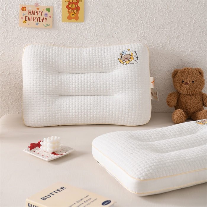 91家纺网 家纺一手货源 找家纺 织布人 2025新款枕芯A类针织按摩卡通刺绣儿童枕头学生宿舍专用护颈枕芯 A类针织按摩枕-晚安小熊