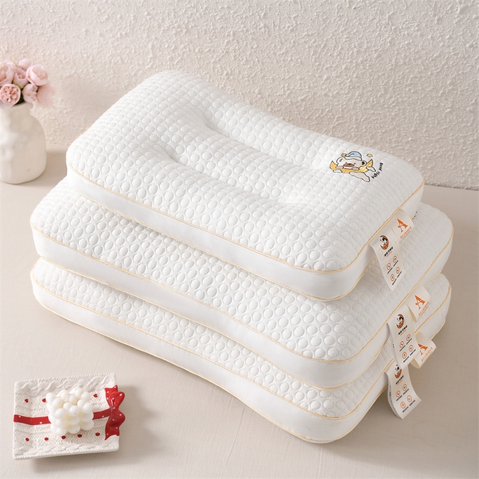 91家纺网 家纺一手货源 找家纺 织布人 2025新款枕芯A类针织按摩卡通刺绣儿童枕头学生宿舍专用护颈枕芯 A类针织按摩枕-晚安小熊