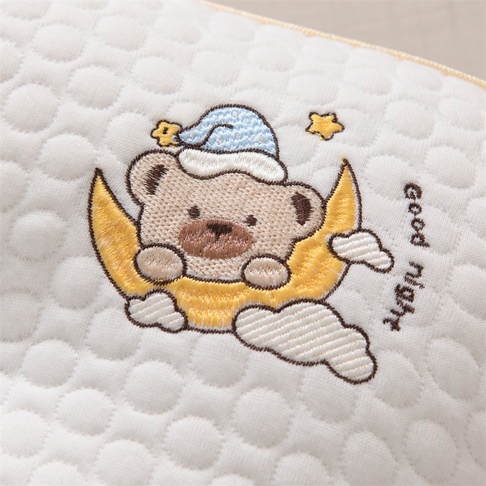 91家纺网 家纺一手货源 找家纺 织布人 2025新款枕芯A类针织按摩卡通刺绣儿童枕头学生宿舍专用护颈枕芯 A类针织按摩枕-晚安小熊