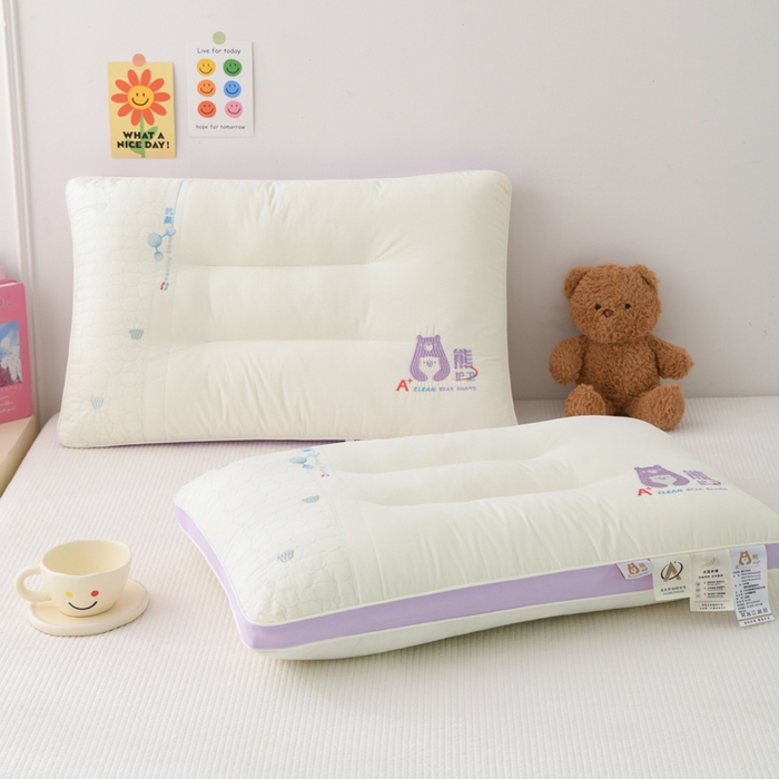 91家纺网 家纺一手货源 找家纺 （总）织布人 2025新款枕芯A类全棉熊护卫大豆亲子枕儿童学生枕成人家用枕头