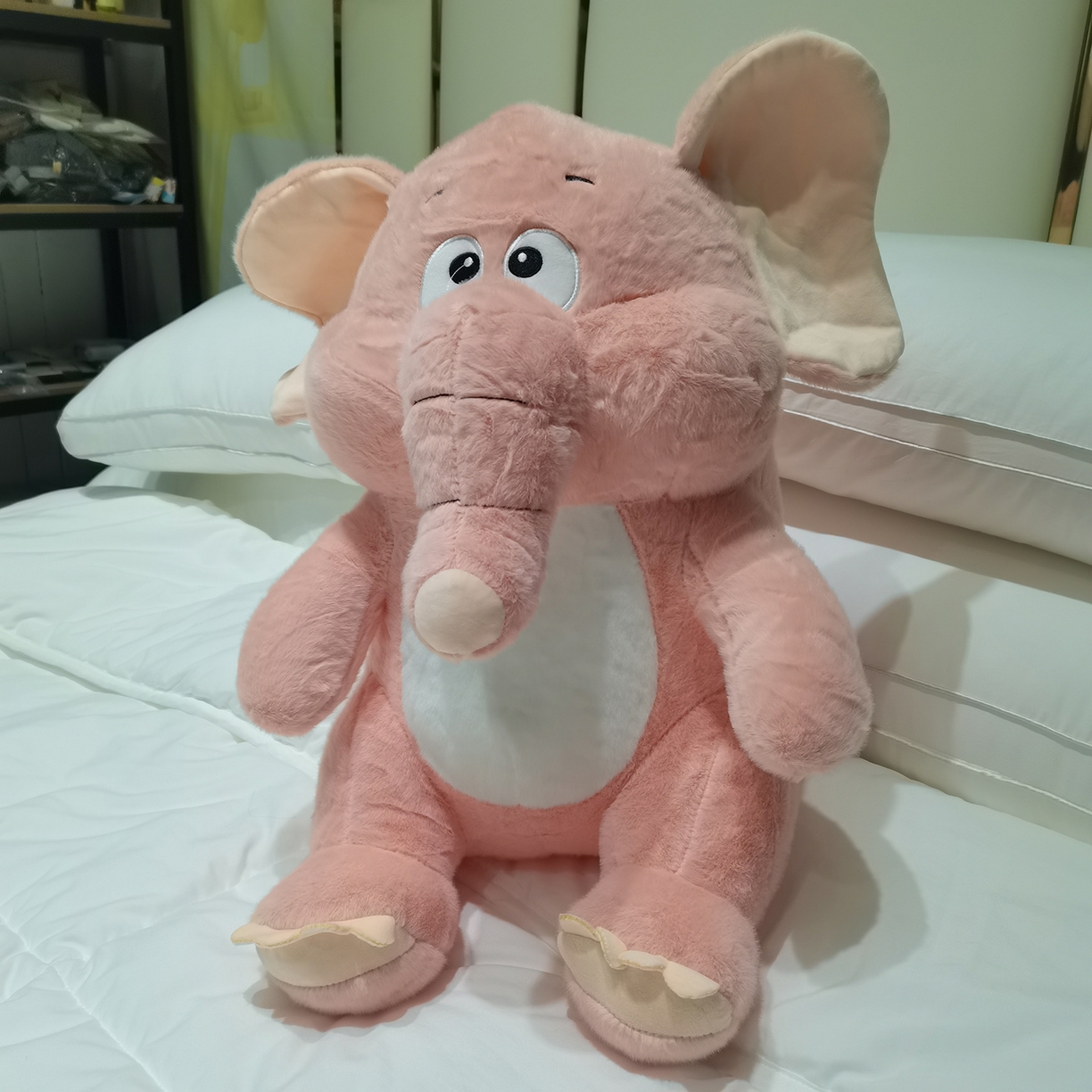 91家纺网 家纺一手货源 找家纺 安力森/诚臻酒店用品 2025新款软萌动物毛绒公仔合集 大象 / 哈士奇 / 小熊玩偶 床上抱枕枕头礼物 大象粉