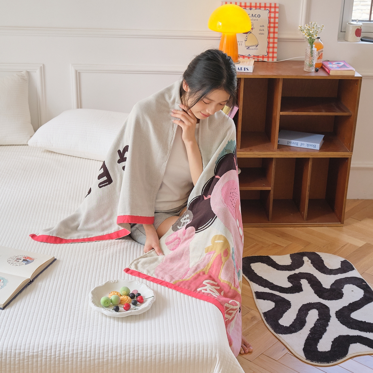 91家纺网 家纺一手货源 找家纺 沐瑟家纺 2025新款卡通A类全棉四层纱布浴巾加大毛巾-第二组 发财女孩 80*160cm浴巾/条