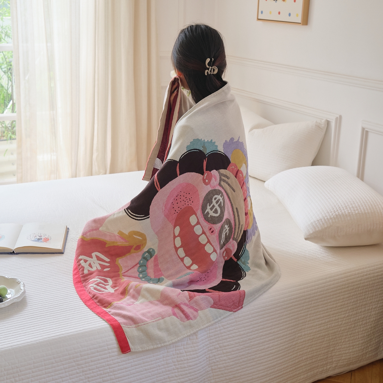 91家纺网 家纺一手货源 找家纺 沐瑟家纺 2025新款卡通A类全棉四层纱布浴巾加大毛巾-第二组 发财女孩 80*160cm浴巾/条