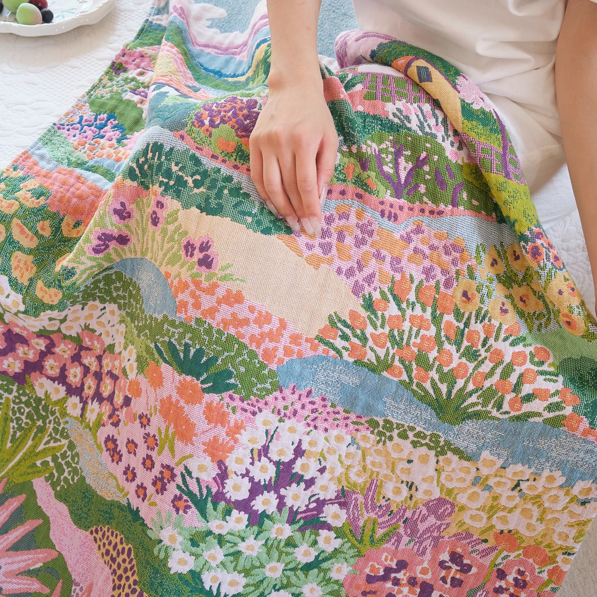 91家纺网 家纺一手货源 找家纺 沐瑟家纺 2025新款卡通A类全棉四层纱布浴巾加大毛巾-第二组 梦幻故里 80*160cm浴巾/条