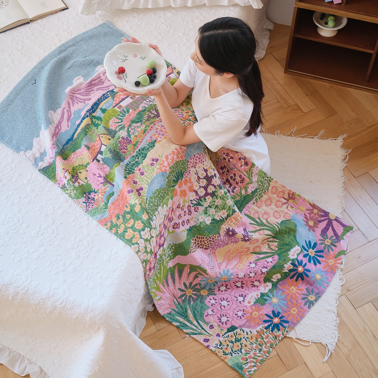 91家纺网 家纺一手货源 找家纺 沐瑟家纺 2025新款卡通A类全棉四层纱布浴巾加大毛巾-第二组 梦幻故里 80*160cm浴巾/条