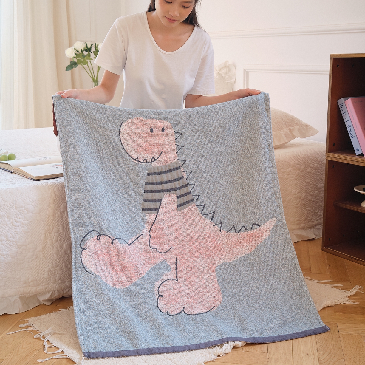 91家纺网 家纺一手货源 找家纺 沐瑟家纺 2025新款卡通A类全棉四层纱布浴巾加大毛巾-第二组 线条恐龙 80*160cm浴巾/条