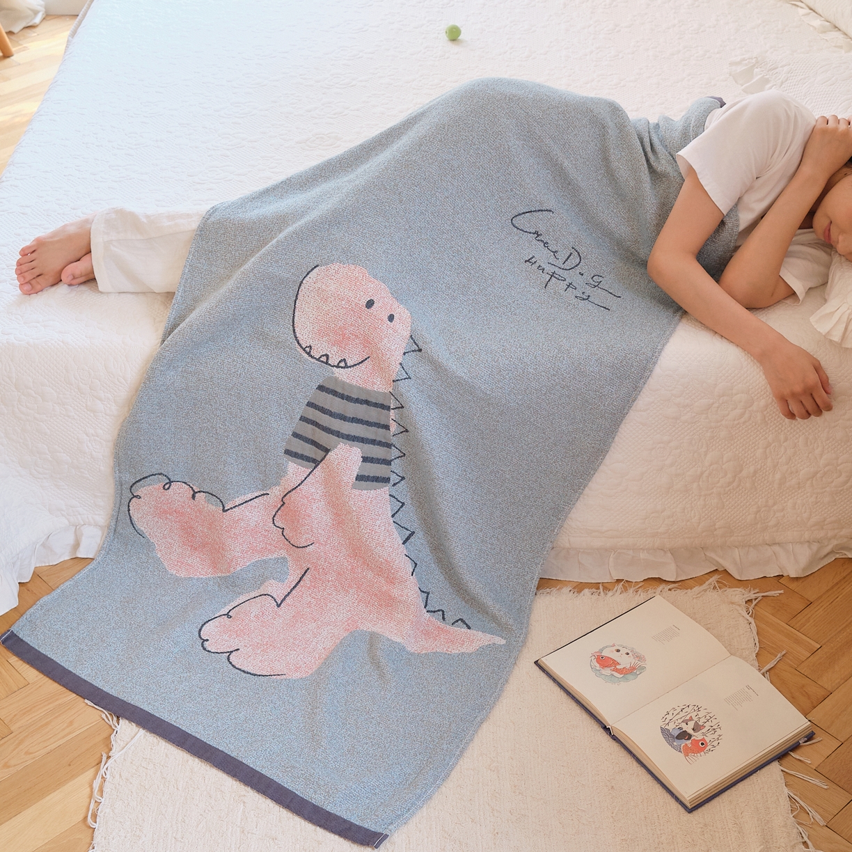 91家纺网 家纺一手货源 找家纺 沐瑟家纺 2025新款卡通A类全棉四层纱布浴巾加大毛巾-第二组 线条恐龙 80*160cm浴巾/条