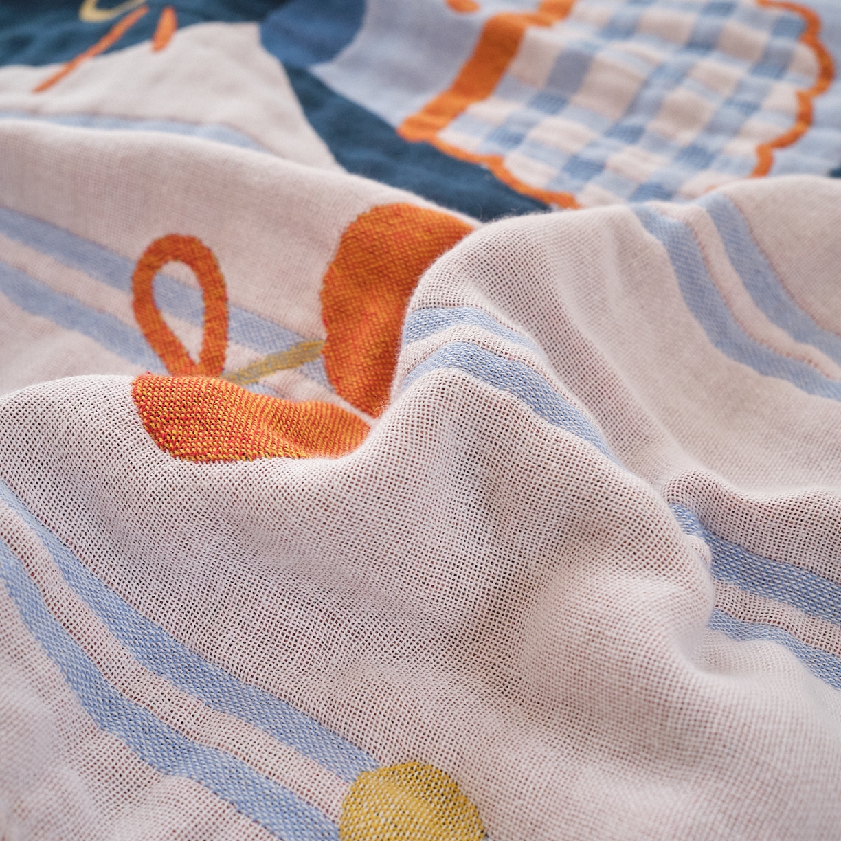 91家纺网 家纺一手货源 找家纺 沐瑟家纺 2025新款卡通A类全棉四层纱布浴巾加大毛巾-第二组 小黑猫 80*160cm浴巾/条