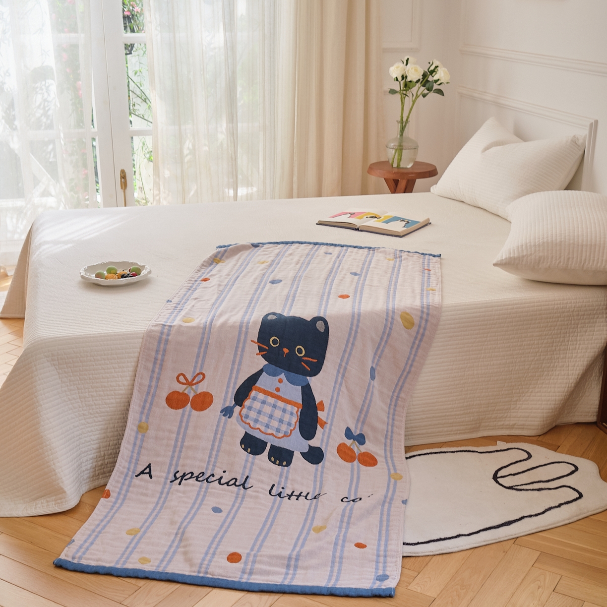 91家纺网 家纺一手货源 找家纺 沐瑟家纺 2025新款卡通A类全棉四层纱布浴巾加大毛巾-第二组 小黑猫 80*160cm浴巾/条