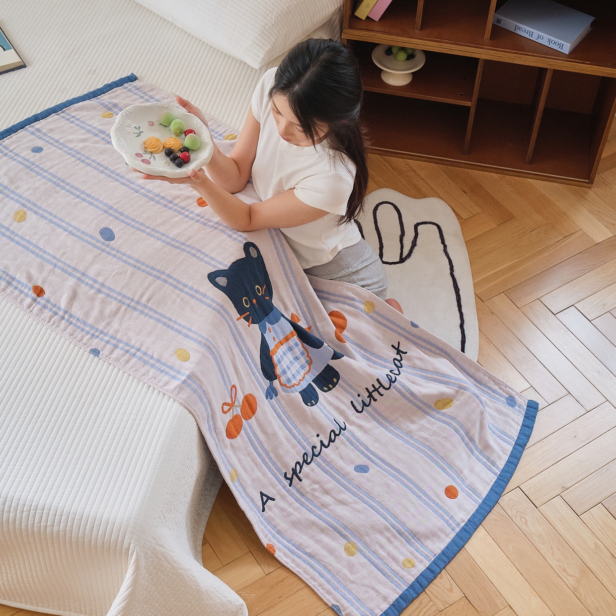 91家纺网 家纺一手货源 找家纺 沐瑟家纺 2025新款卡通A类全棉四层纱布浴巾加大毛巾-第二组 小黑猫 80*160cm浴巾/条