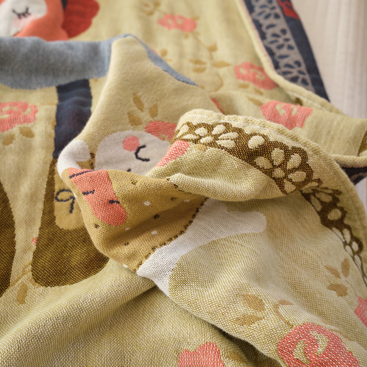 91家纺网 家纺一手货源 找家纺 沐瑟家纺 2025新款卡通A类全棉四层纱布浴巾加大毛巾-第二组 邂逅蔷薇 80*160cm浴巾/条