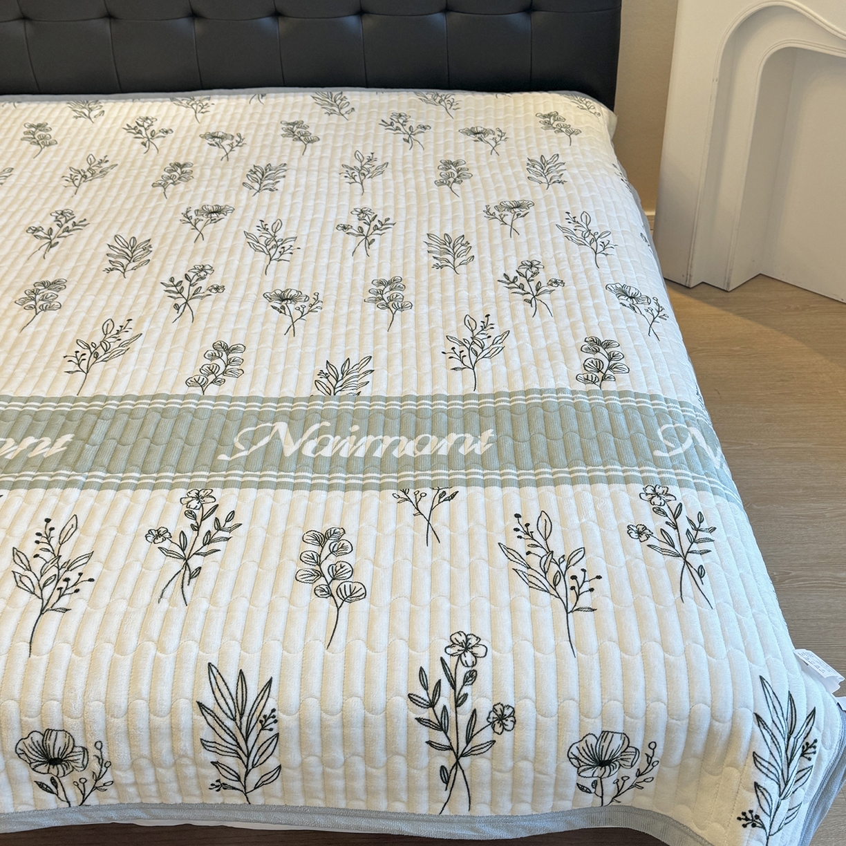 91家纺网 家纺一手货源 找家纺 （总）一隅花田 2025新款牛奶绒床盖