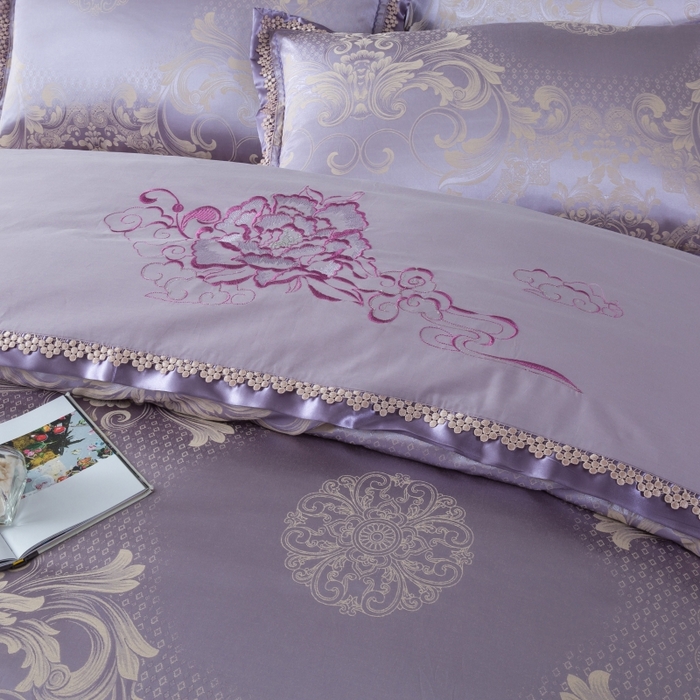 91家纺网 家纺一手货源 找家纺 OL家纺 2025新款亲肤丝加棉提花四件套 迪丽娜  紫驼