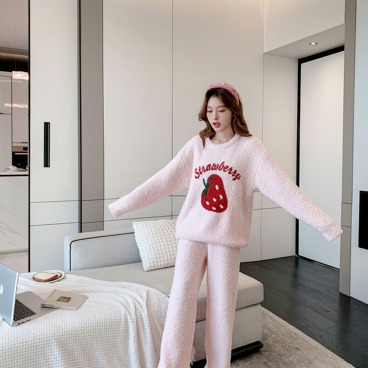 多乐娜 2025新款半边绒家居服（会员拿货-5元，控价最低零售价138元起！） 粉色草莓