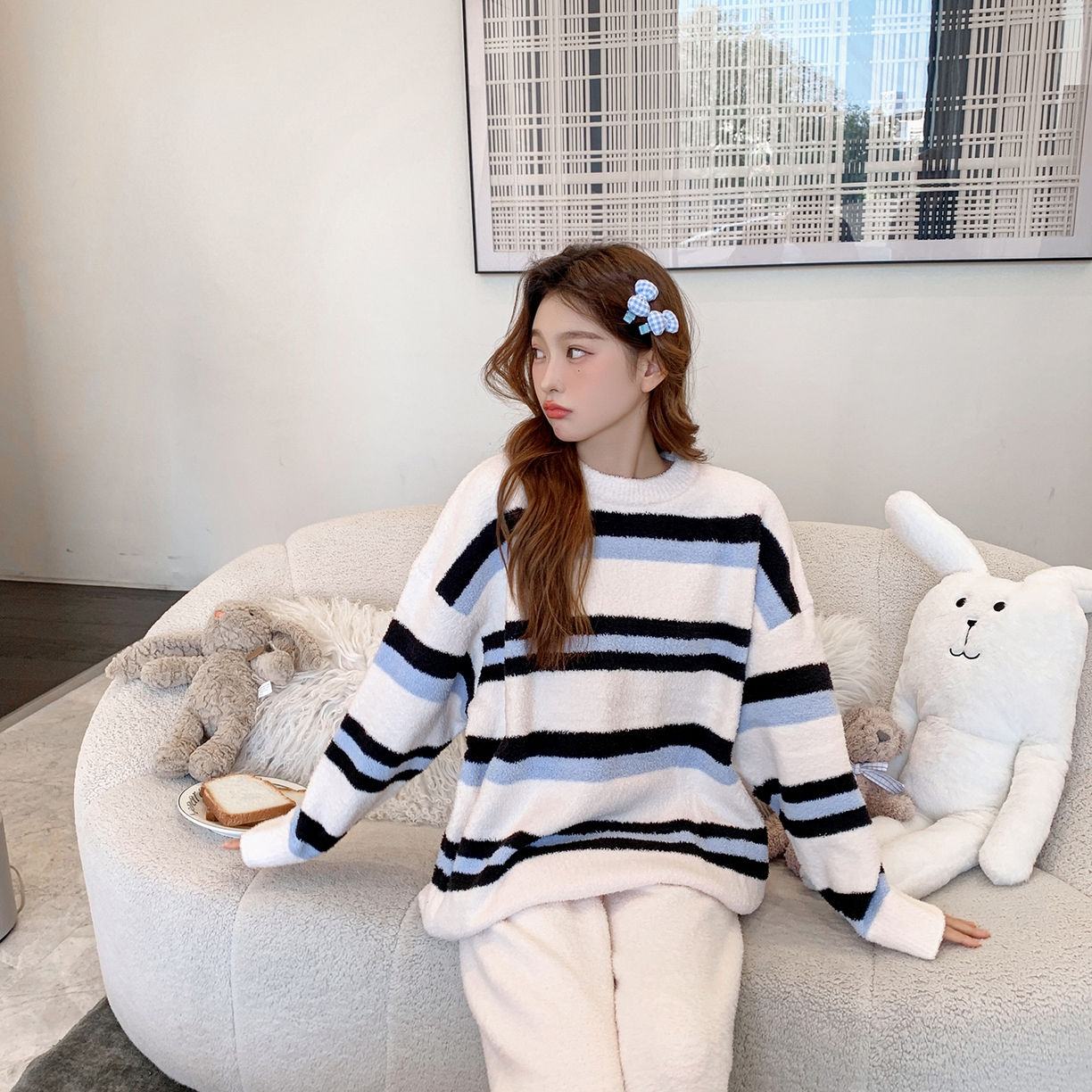 91家纺网 家纺一手货源 找家纺 多乐娜 2025新款半边绒家居服（会员拿货-5元，控价最低零售价138元起！） 白色条纹