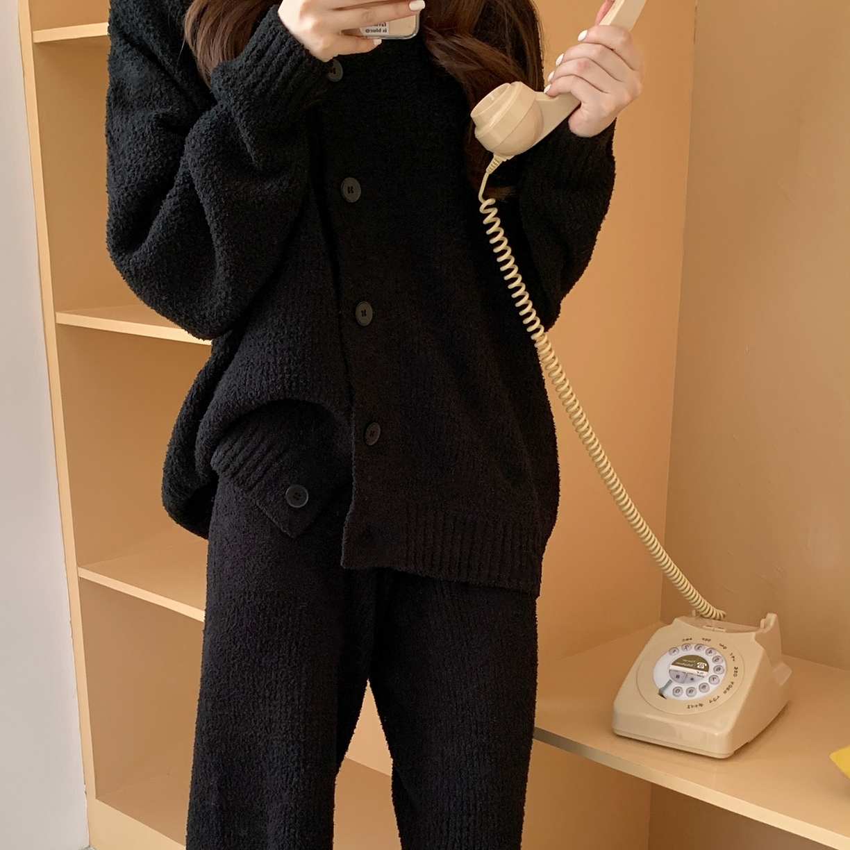 91家纺网 家纺一手货源 找家纺 多乐娜 2025新款半边绒家居服（会员拿货-5元，控价最低零售价138元起！） 黑色开衫