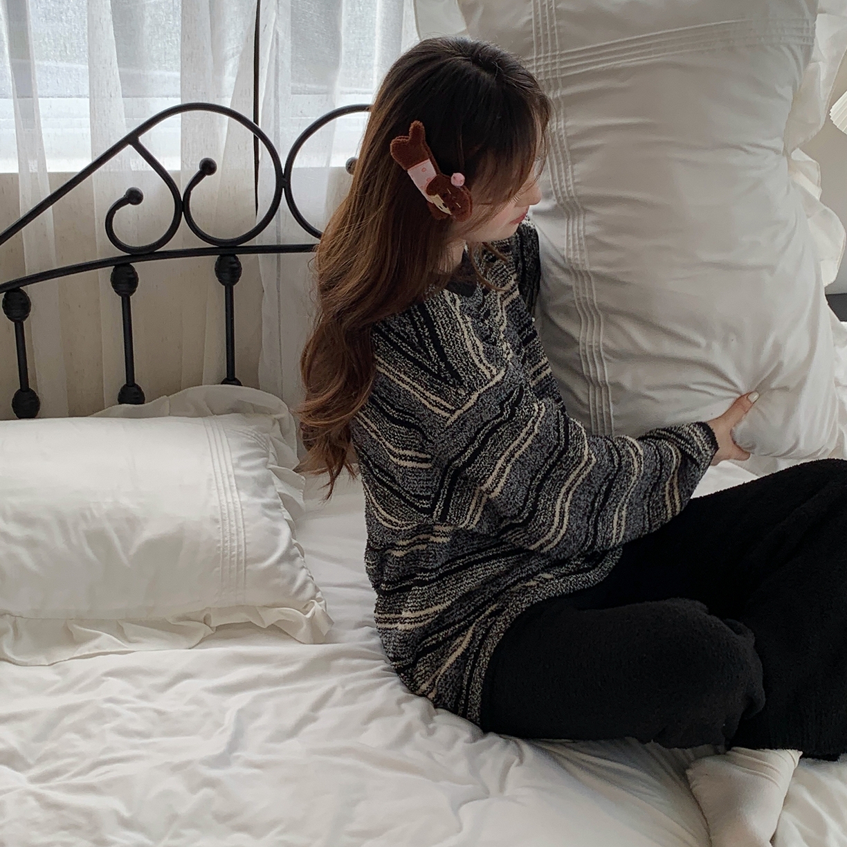 91家纺网 家纺一手货源 找家纺 多乐娜 2025新款半边绒家居服（会员拿货-5元，控价最低零售价138元起！） 杏灰条纹