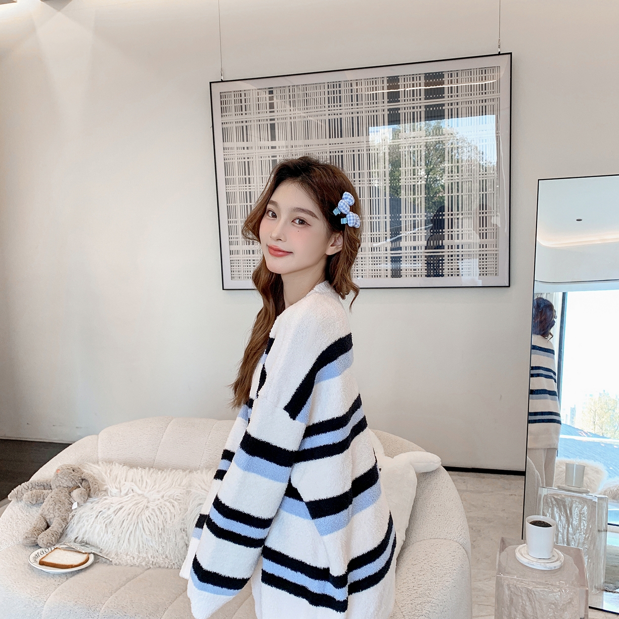 91家纺网 家纺一手货源 找家纺 多乐娜 2025新款半边绒家居服（会员拿货-5元，控价最低零售价138元起！） 白色条纹