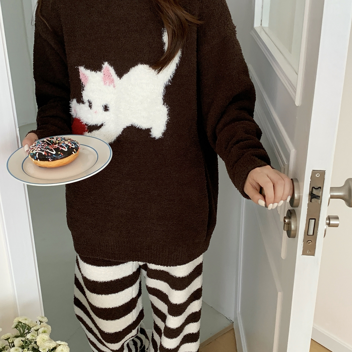 91家纺网 家纺一手货源 找家纺 多乐娜 2025新款半边绒家居服（会员拿货-5元，控价最低零售价138元起！） 摩卡草莓