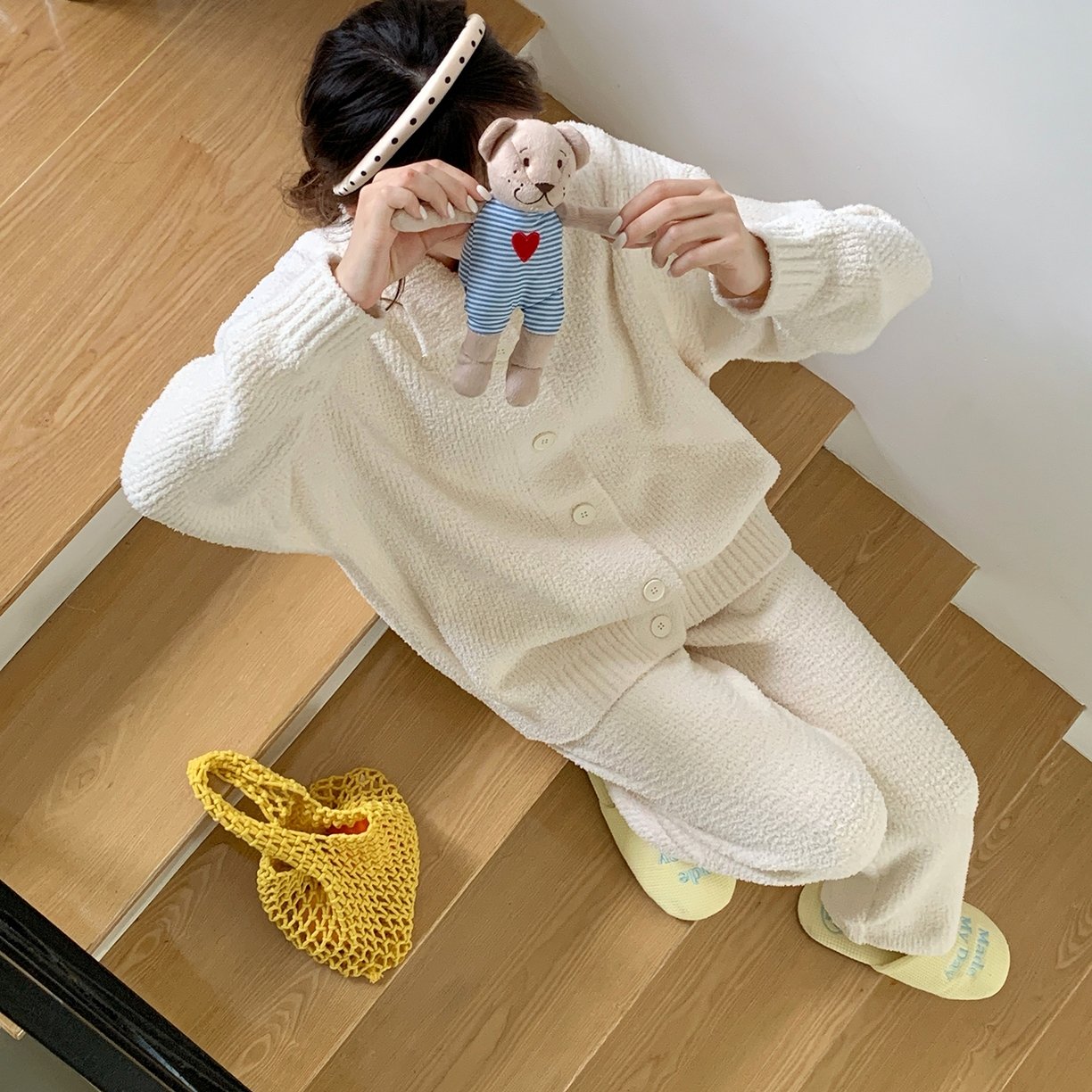 91家纺网 家纺一手货源 找家纺 多乐娜 2025新款半边绒家居服（会员拿货-5元，控价最低零售价138元起！） 白色开衫