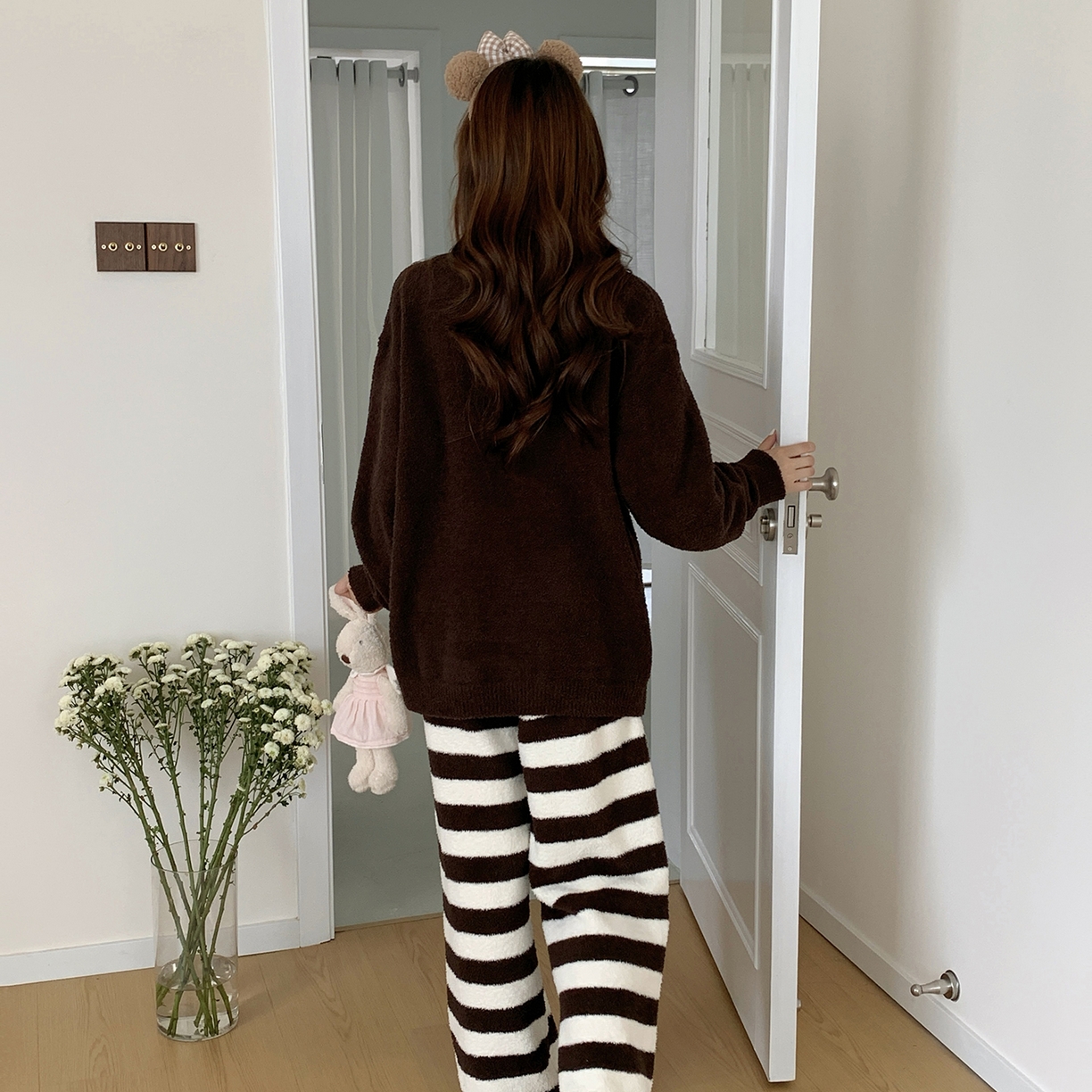 91家纺网 家纺一手货源 找家纺 多乐娜 2025新款半边绒家居服（会员拿货-5元，控价最低零售价138元起！） 摩卡草莓