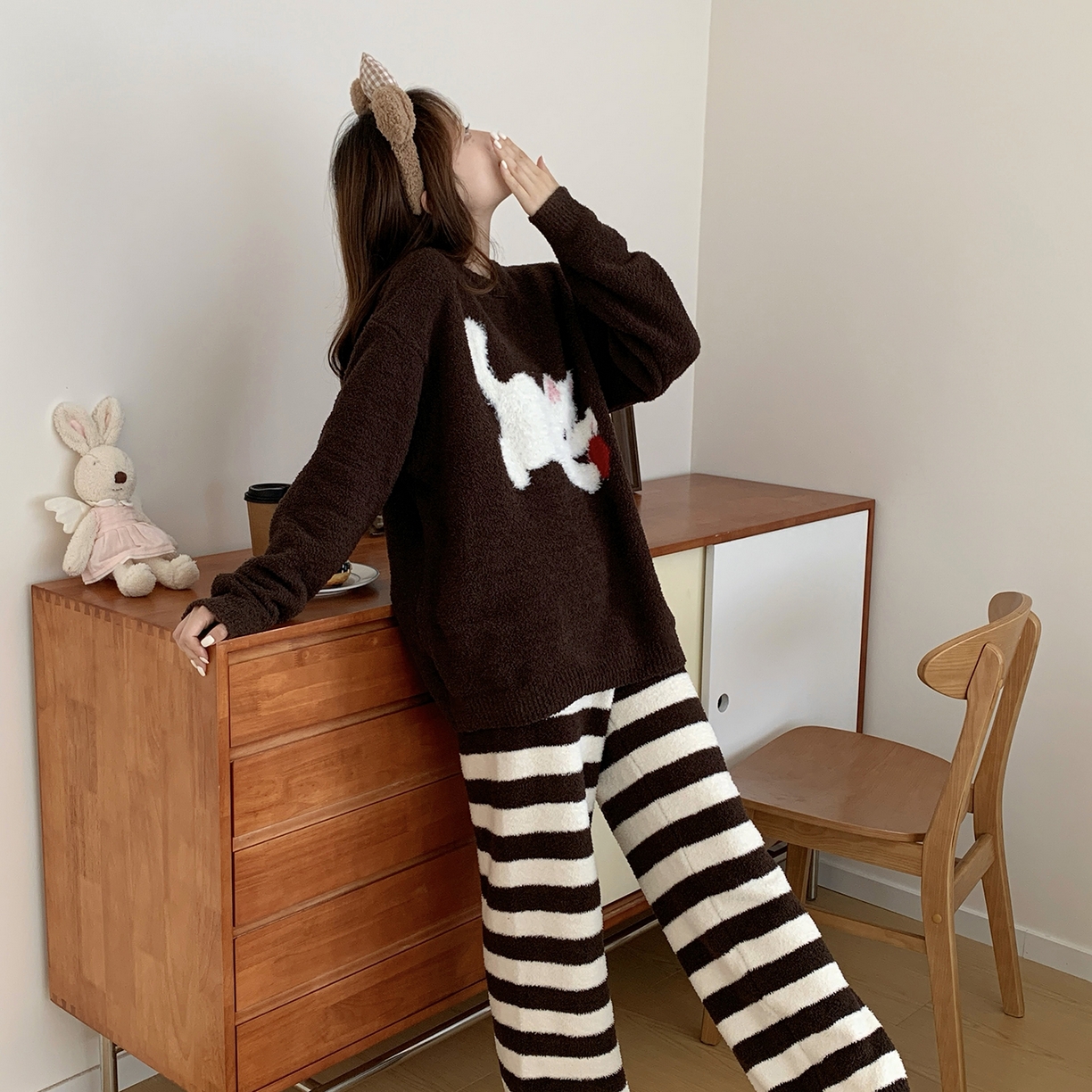 91家纺网 家纺一手货源 找家纺 多乐娜 2025新款半边绒家居服（会员拿货-5元，控价最低零售价138元起！） 摩卡草莓