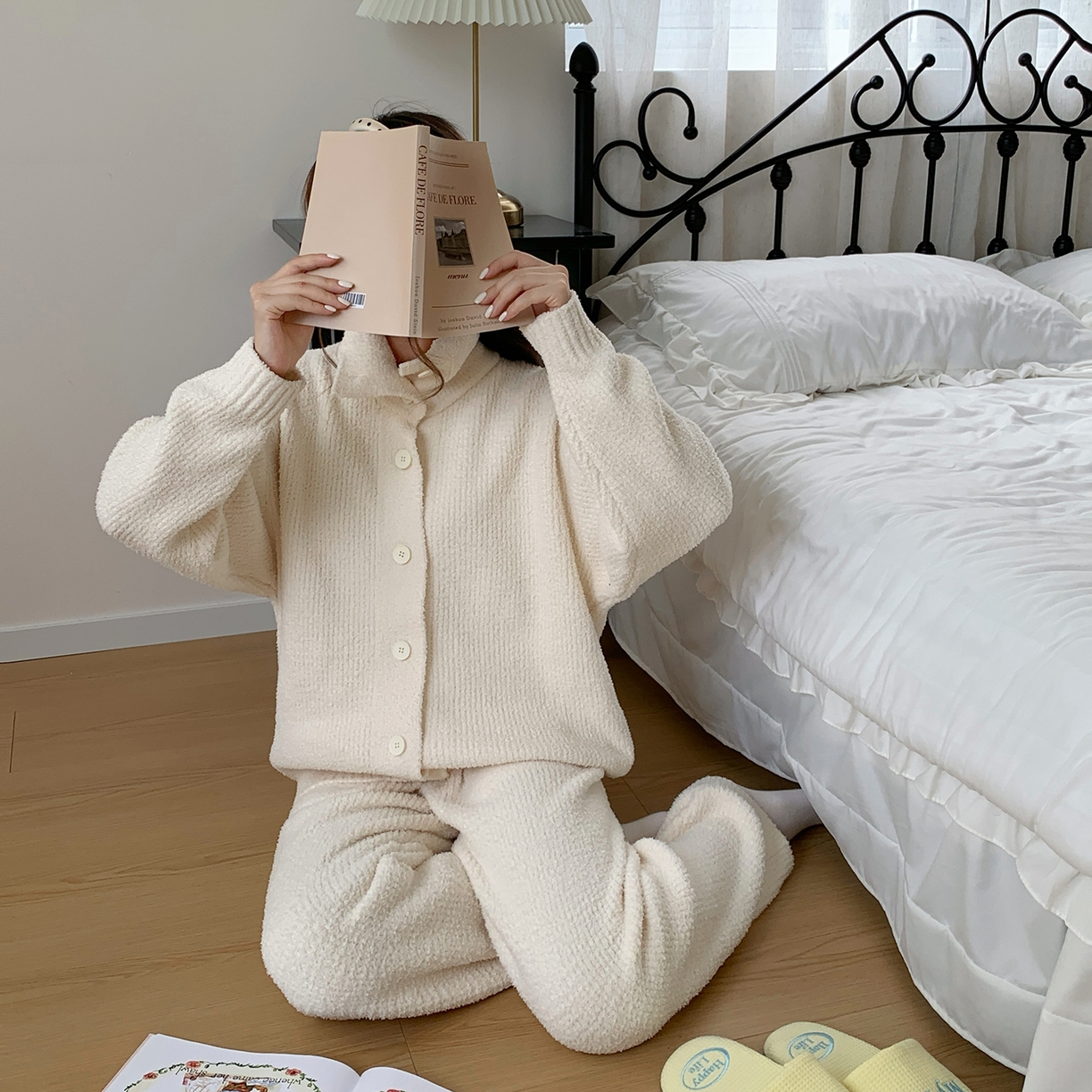 91家纺网 家纺一手货源 找家纺 多乐娜 2025新款半边绒家居服（会员拿货-5元，控价最低零售价138元起！） 白色开衫