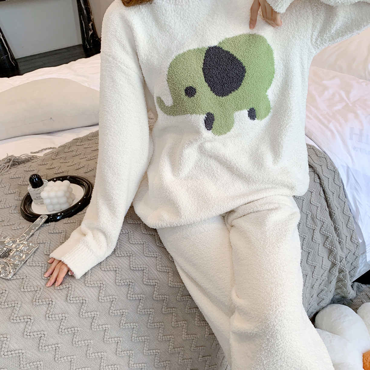 91家纺网 家纺一手货源 找家纺 多乐娜 2025新款半边绒家居服（会员拿货-5元，控价最低零售价138元起！） 米白小象