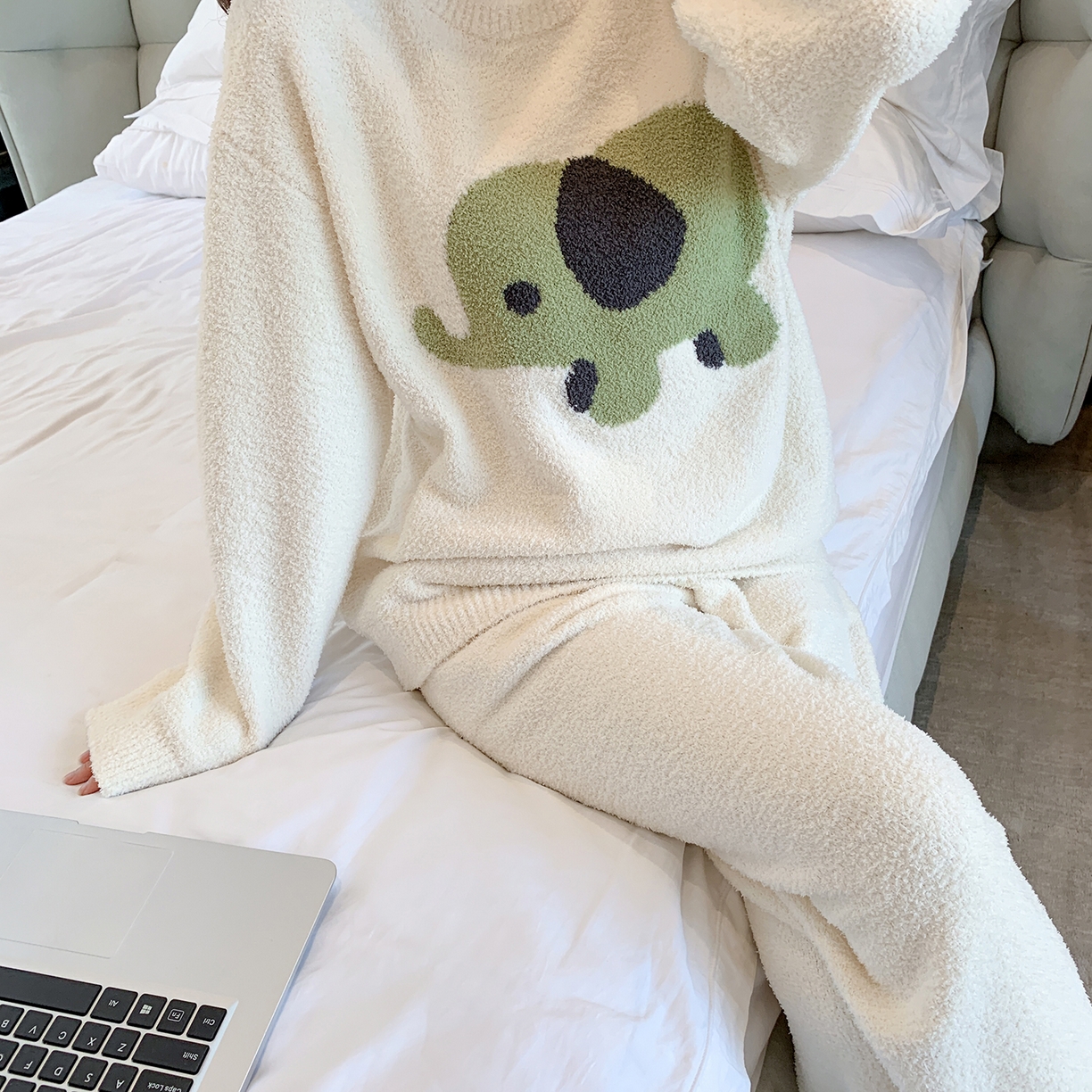 91家纺网 家纺一手货源 找家纺 多乐娜 2025新款半边绒家居服（会员拿货-5元，控价最低零售价138元起！） 米白小象